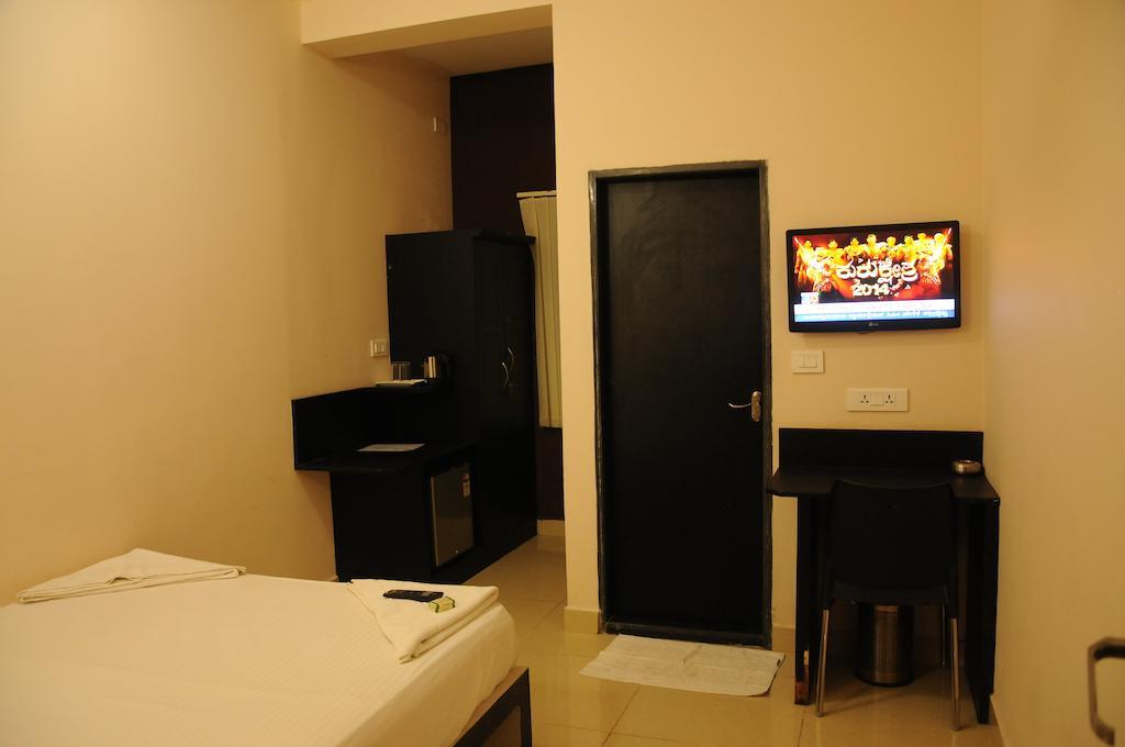Hotel Sri Krishna Residency Udupi Chambre photo