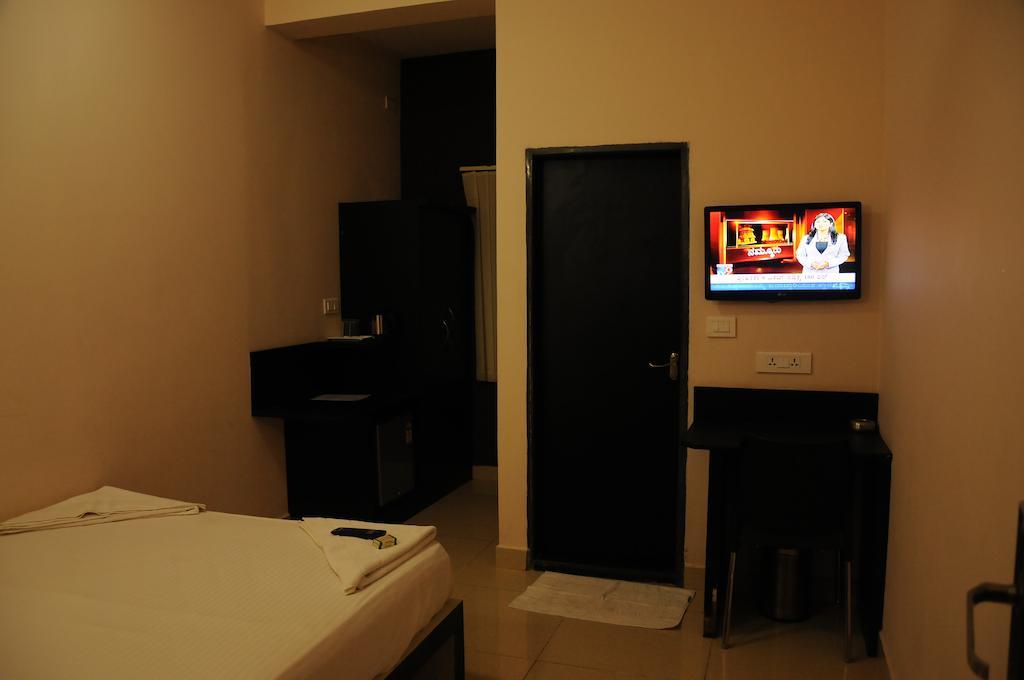 Hotel Sri Krishna Residency Udupi Chambre photo