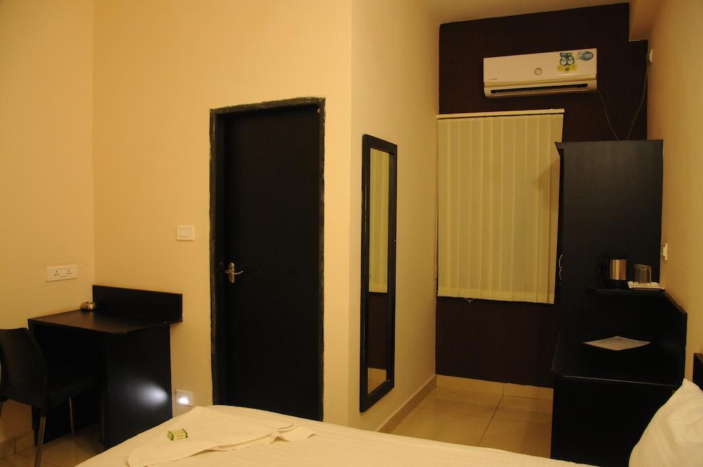 Hotel Sri Krishna Residency Udupi Chambre photo